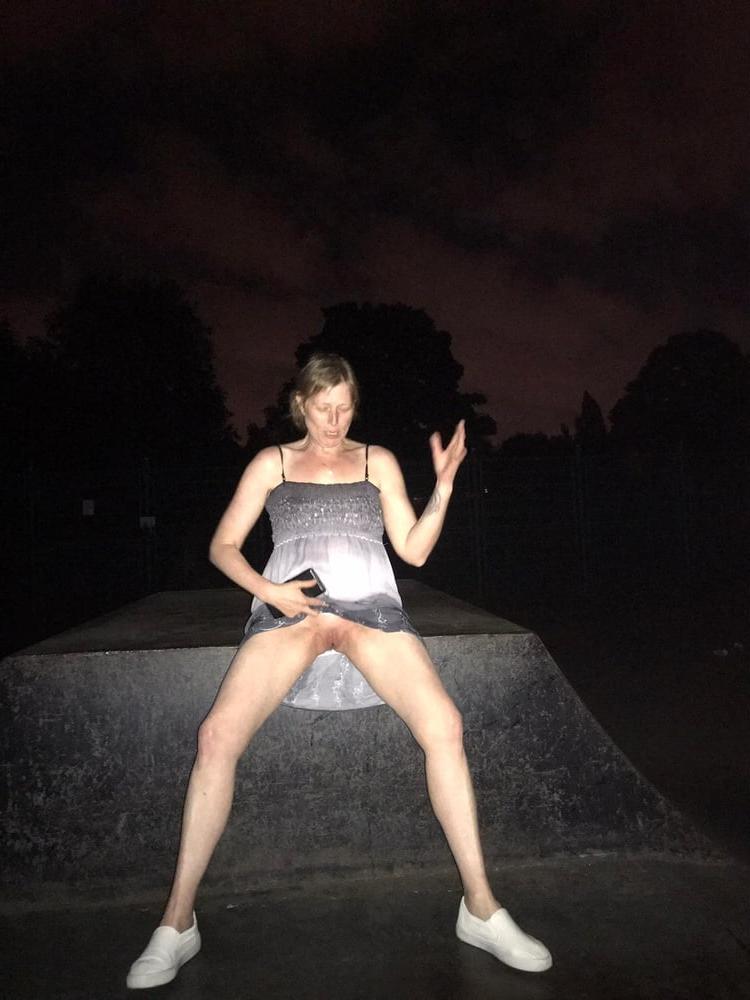 25P DOGGING IN DUDLEY UK JUNE 2020