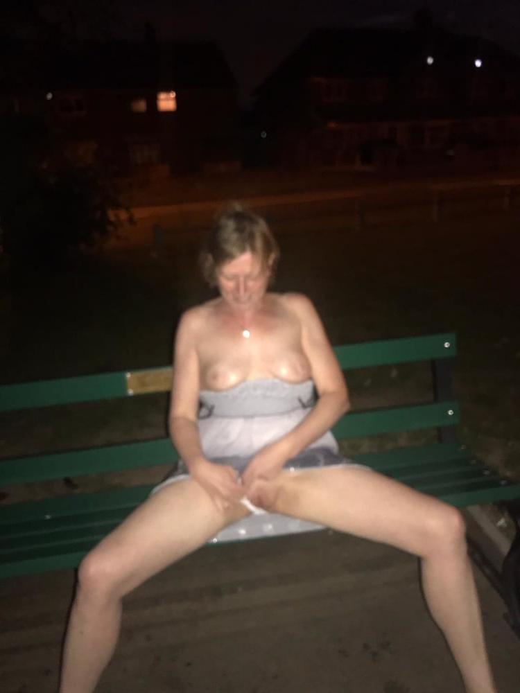 25P DOGGING IN DUDLEY UK JUNE 2020