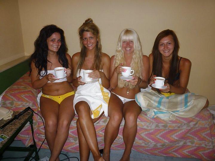 25P Party Girls Forget To Cross Their Legs