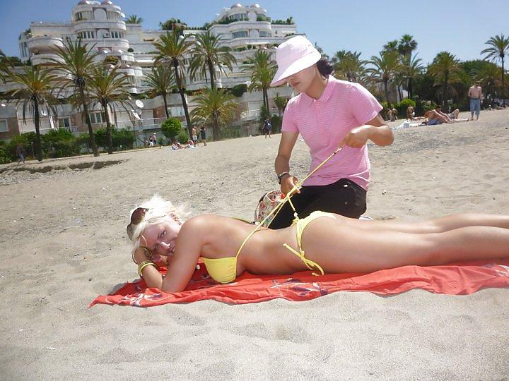 25P Party Girls Forget To Cross Their Legs