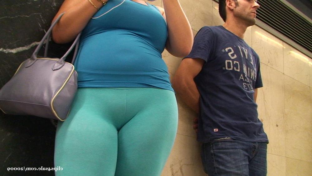 17P HUGE HOT SPANISH ASS AND CAMELTOE