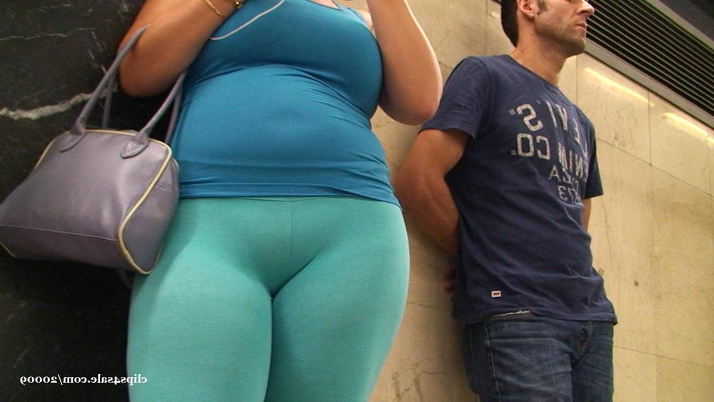 17P HUGE HOT SPANISH ASS AND CAMELTOE