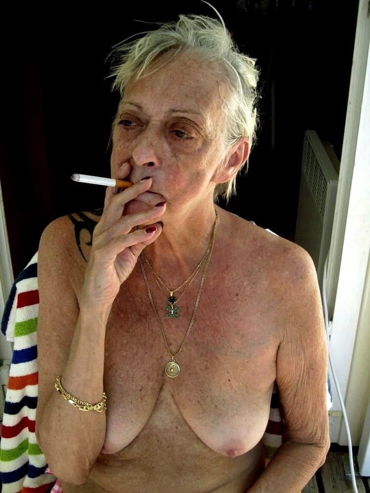 25P Older Wifes i love her bodies