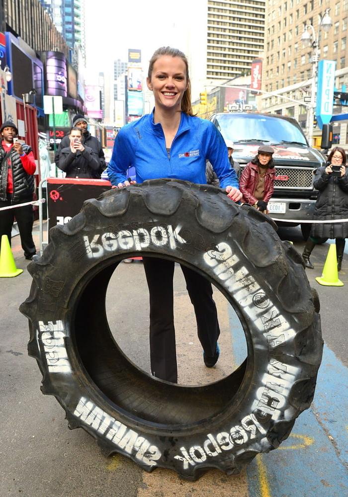 25P Brooklyn Decker Fit As Fuck 2