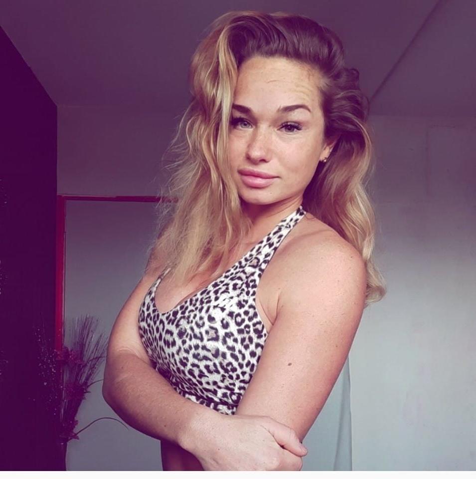 25P Hot Dutch Fitness Babe Amvit