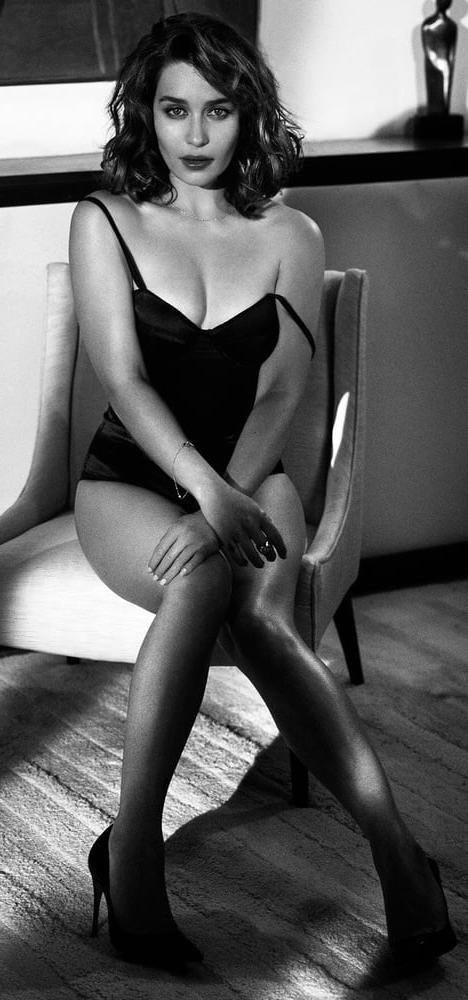 25P Emilia Clarke Fit As Fuck 2