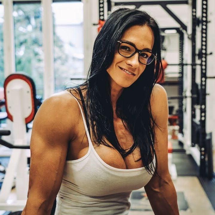 25P Brawny Female Bodybuilder Cinderella Landolt VI
