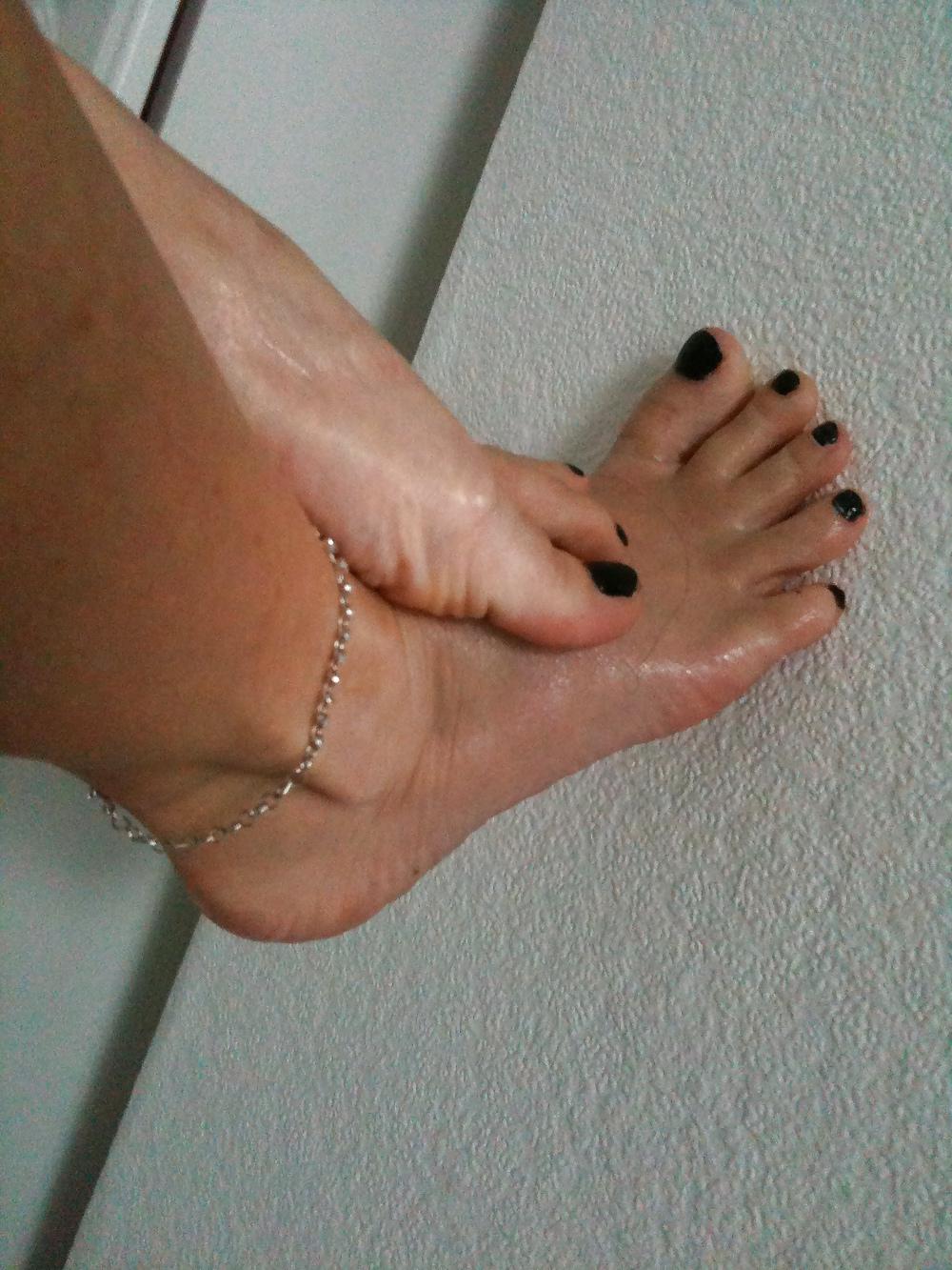 18P For the foot lovers 