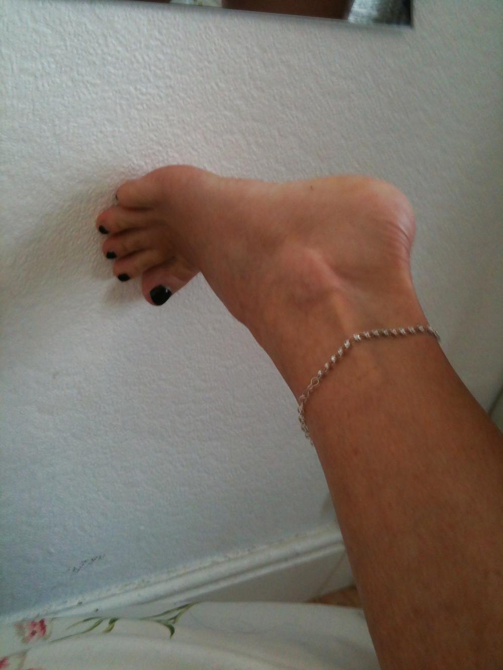 18P For the foot lovers 