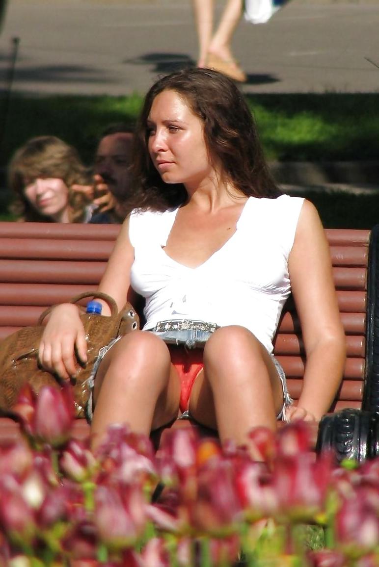 25P UPSKIRTS  Amazing Park Voyeur Mix