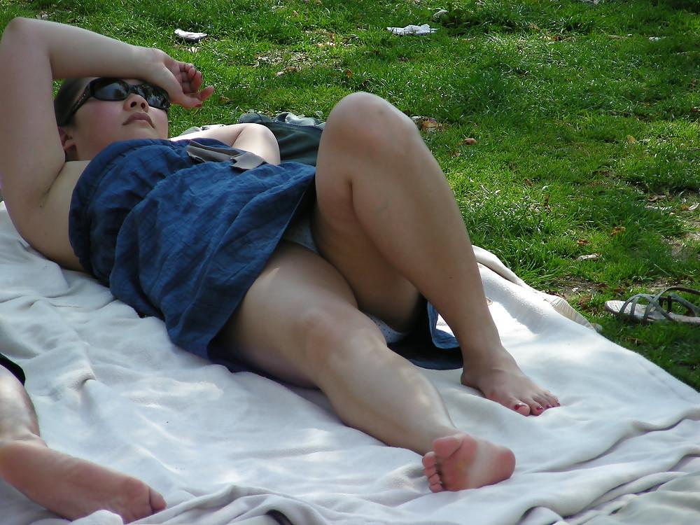 25P UPSKIRTS  Amazing Park Voyeur Mix