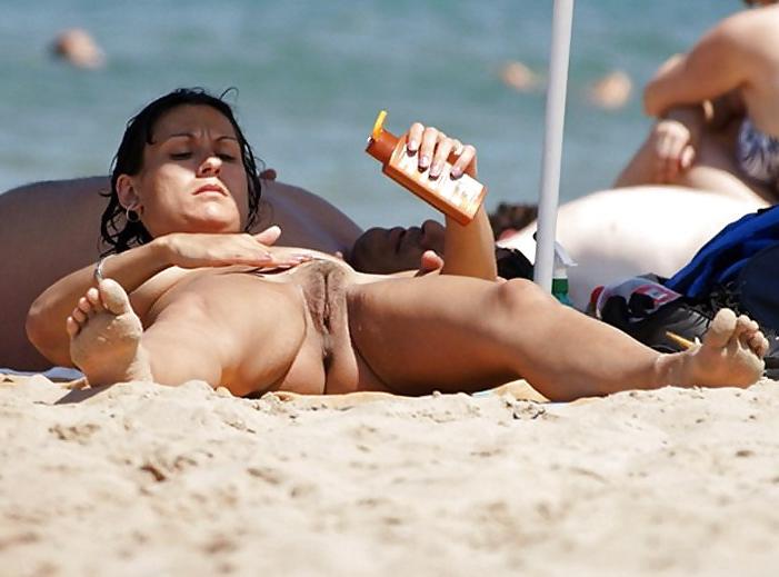 9P Naked Wives In The Beach
