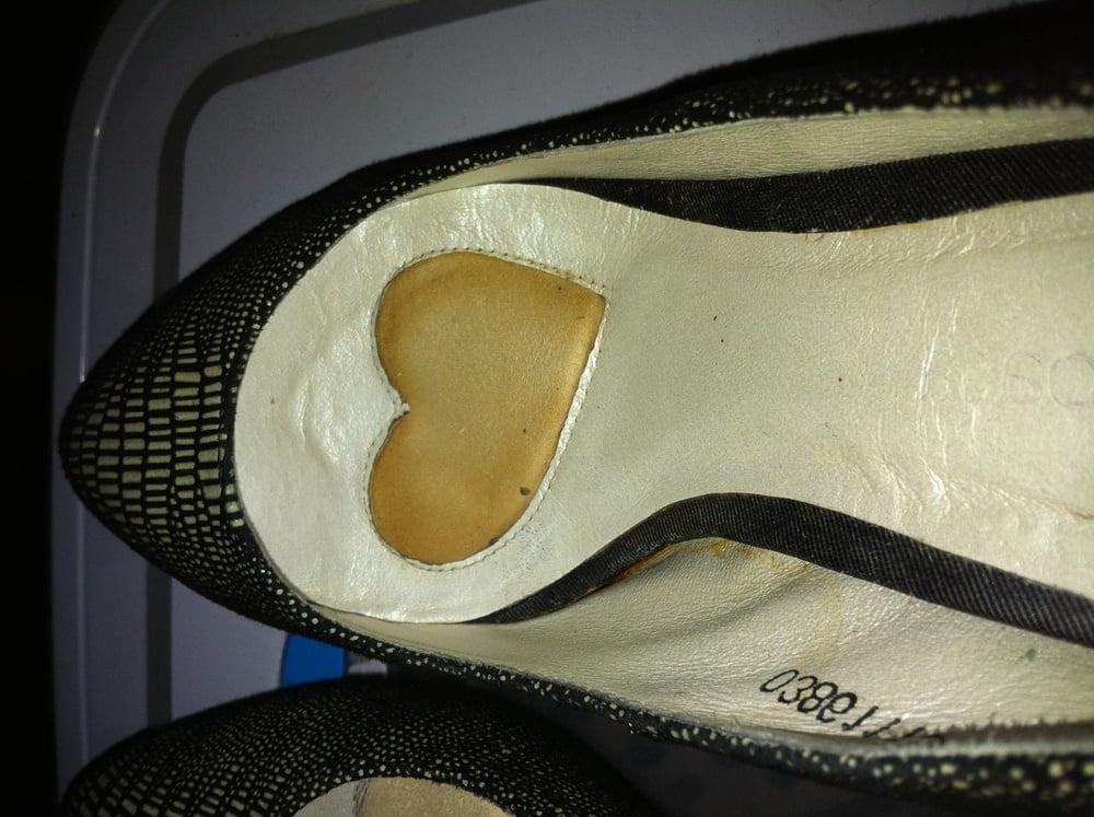 25P My wife's high heels