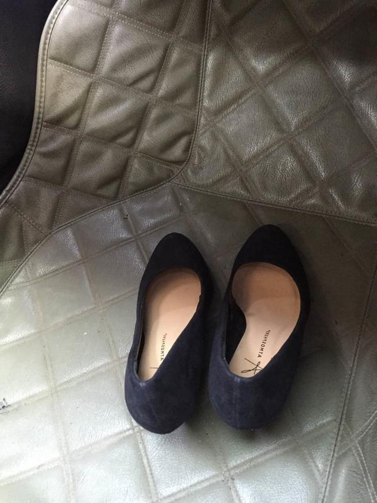 25P My wife's high heels