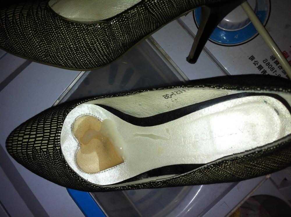 25P My wife's high heels