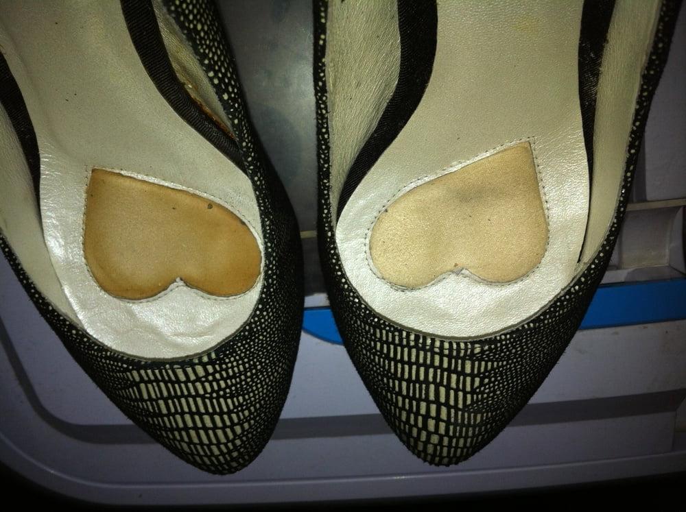25P My wife's high heels