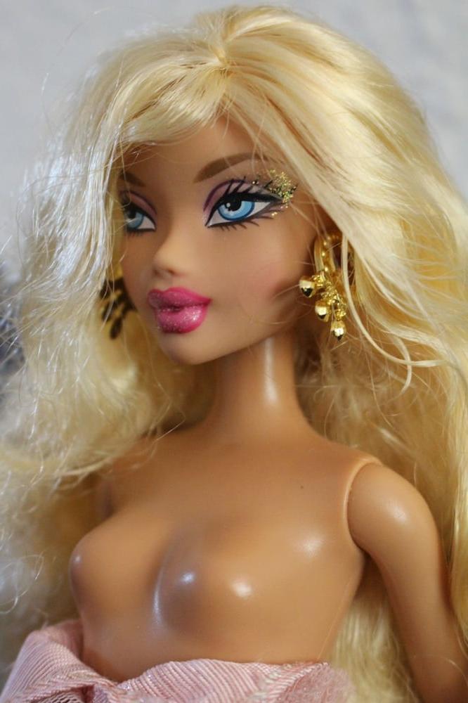 16P 09 Kennedy stripping (Doll)