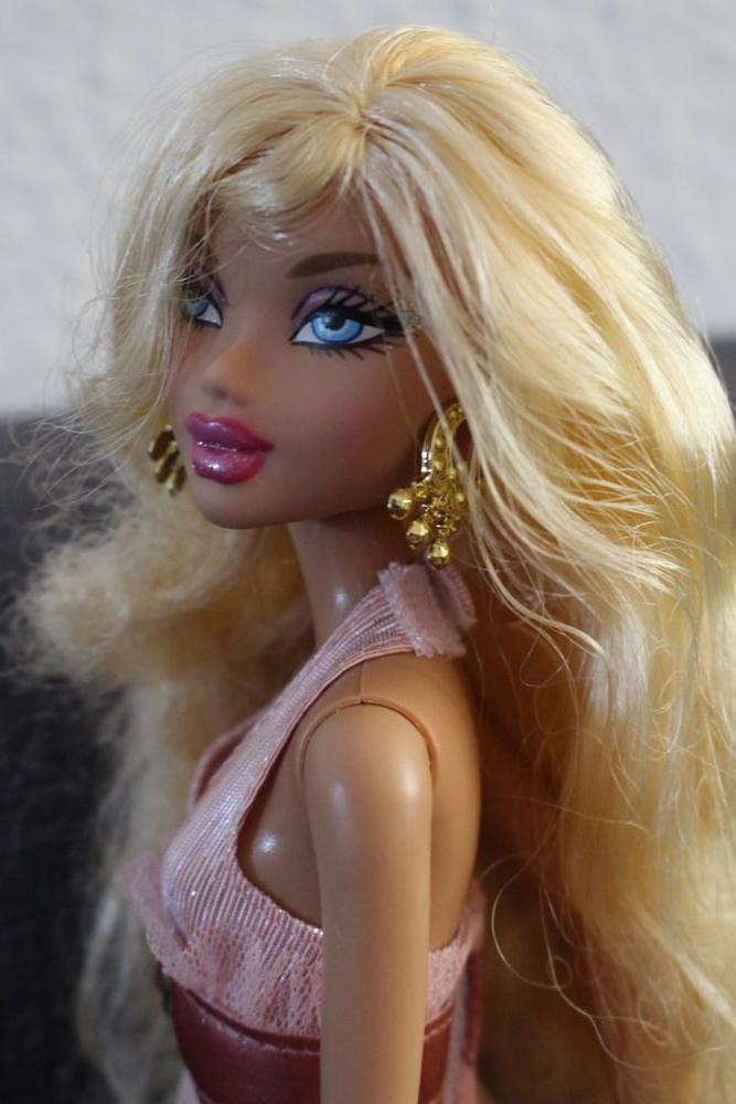 16P 09 Kennedy stripping (Doll)