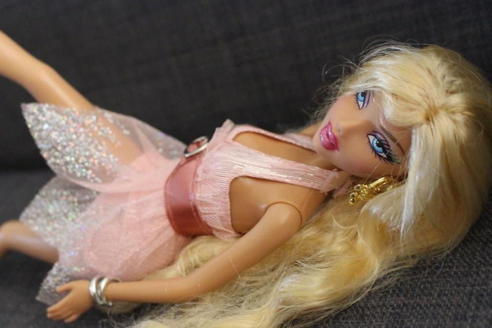 16P 09 Kennedy stripping (Doll)