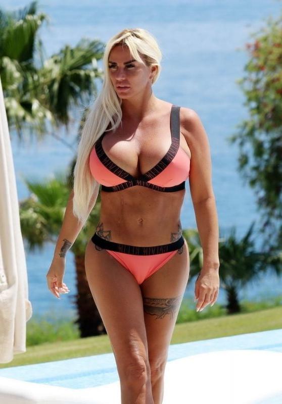 25P Celebs I'd love to hate fuck