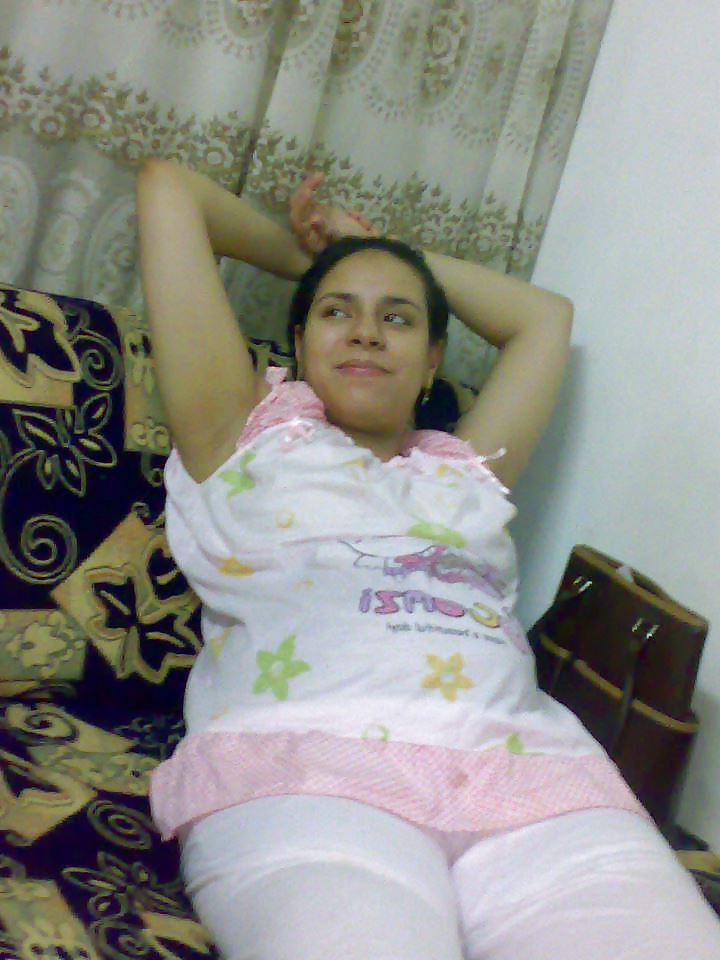 20P New maried share his wife