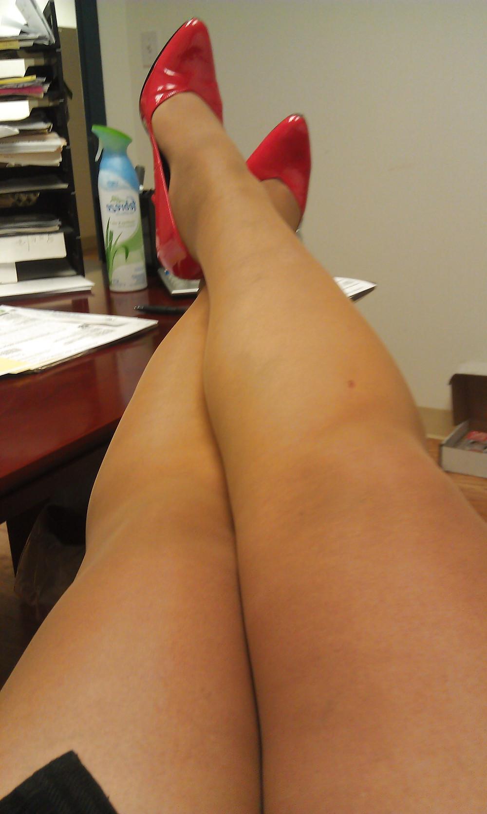 18P Pantyhose and Heels IX