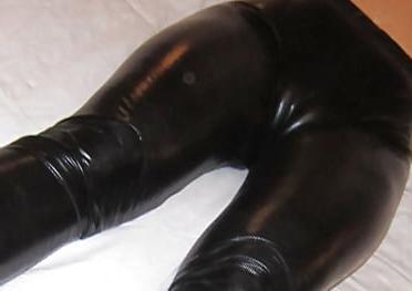 25P Leather cameltoe 7