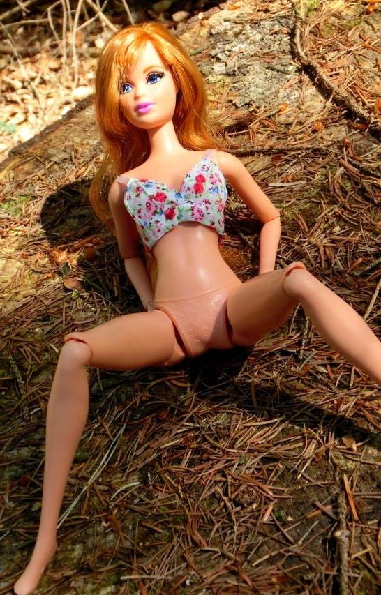 25P 08 Midge in the sun (Doll)