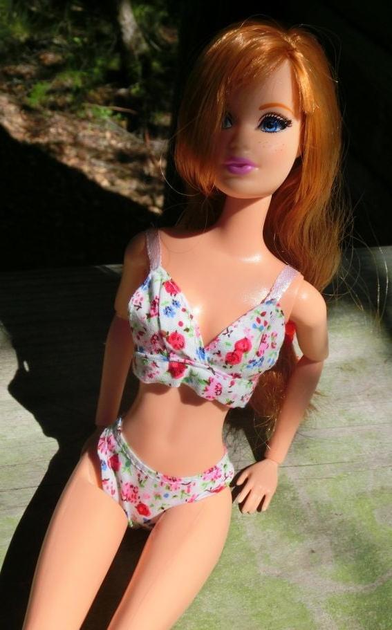 25P 08 Midge in the sun (Doll)
