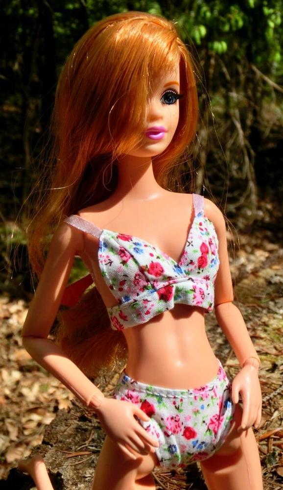 25P 08 Midge in the sun (Doll)