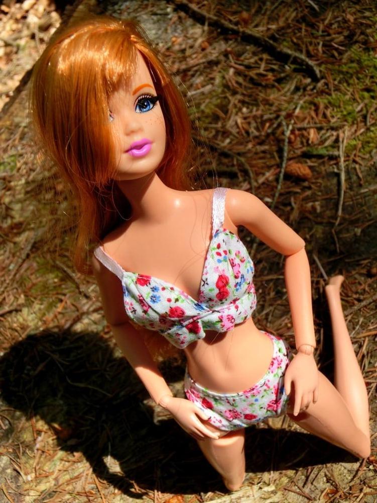 25P 08 Midge in the sun (Doll)
