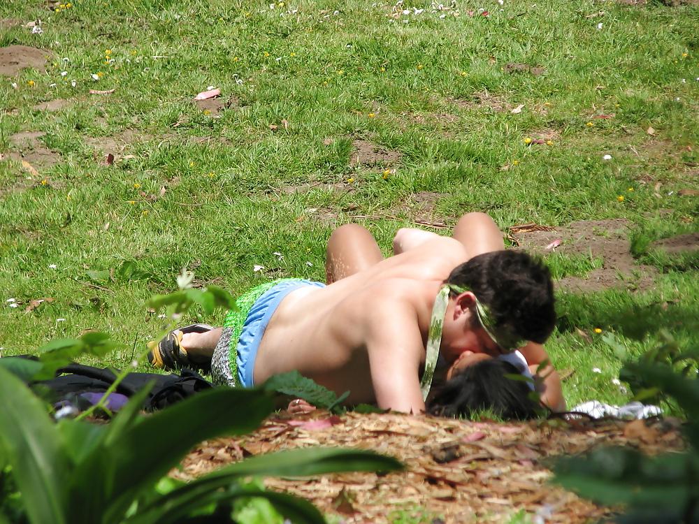 8P Couple in the park