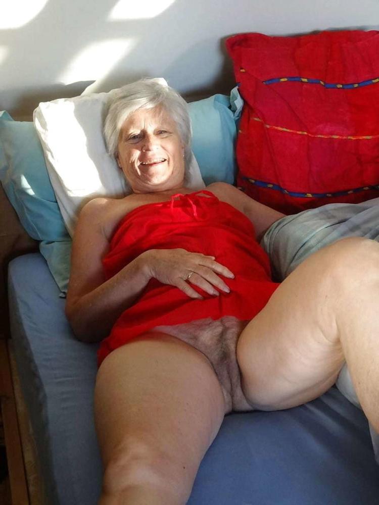 25P Sexy Grandma Legs, Spread and Ready to be Fuck 9