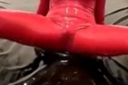 25P Leather cameltoe 2