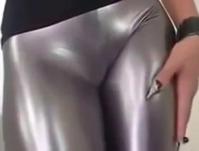 25P Leather cameltoe 2