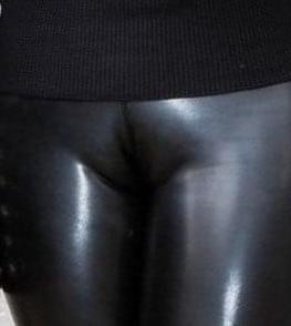 25P Leather cameltoe 2