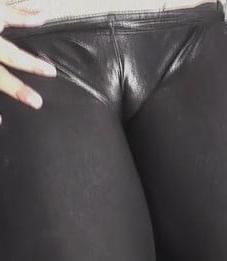 25P Leather cameltoe 2