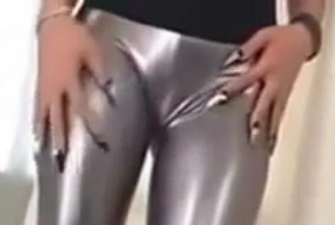 25P Leather cameltoe 2