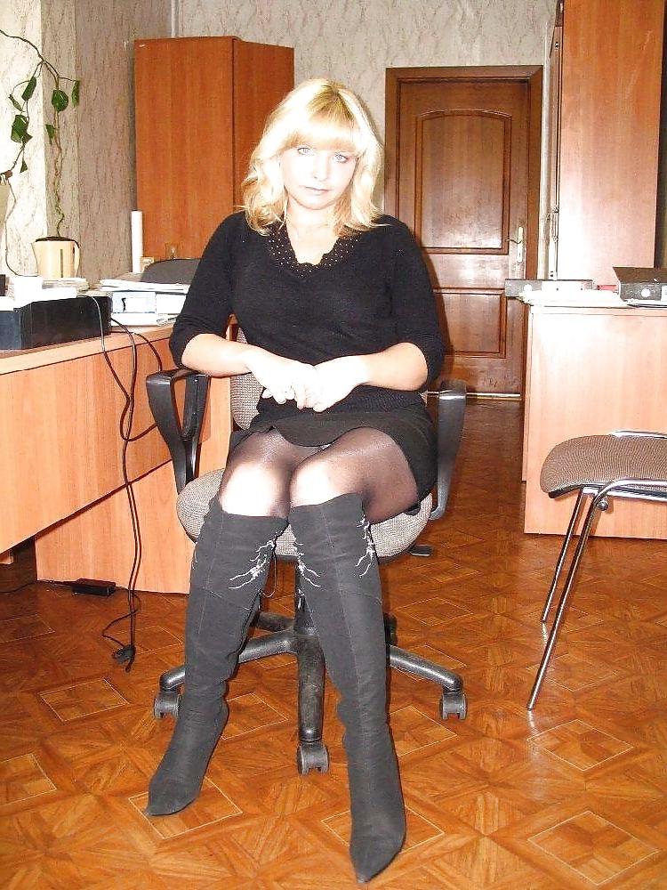 24P Amateur Pantyhose part 1