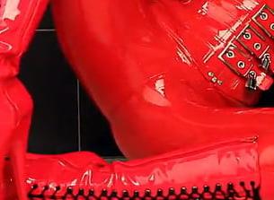 25P Leather cameltoe 4