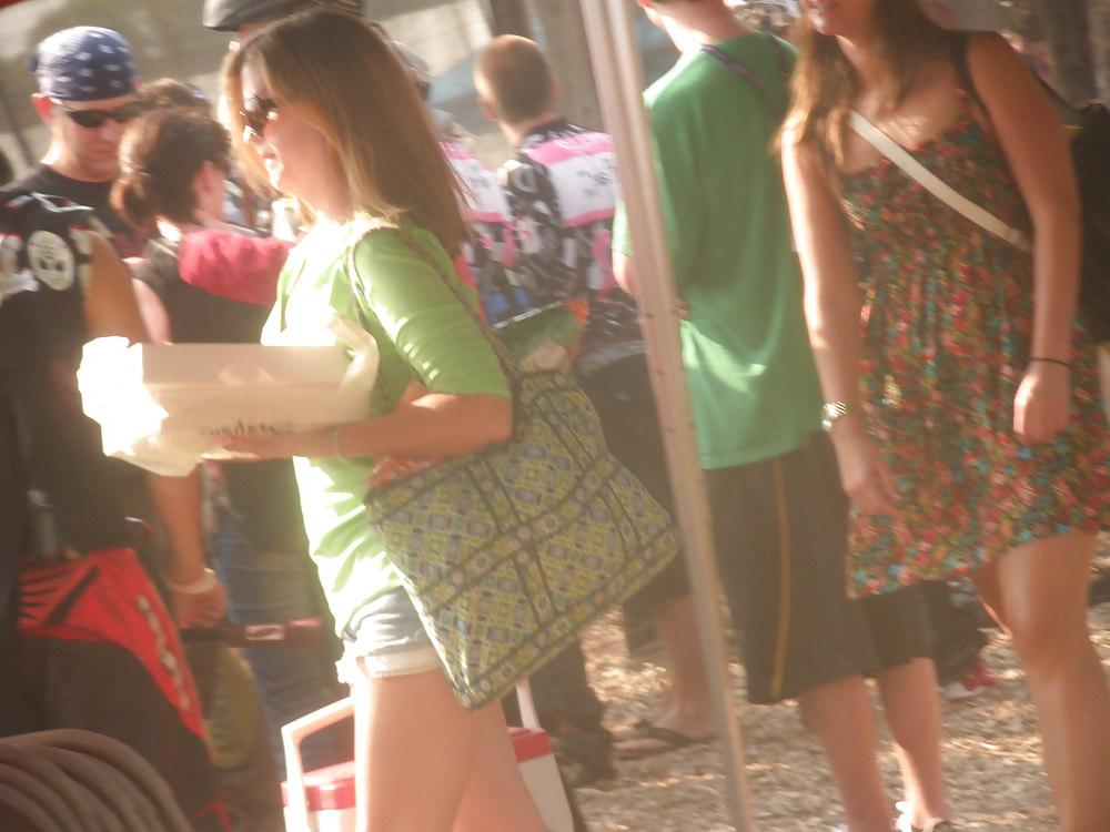 21P Sexy women on the street