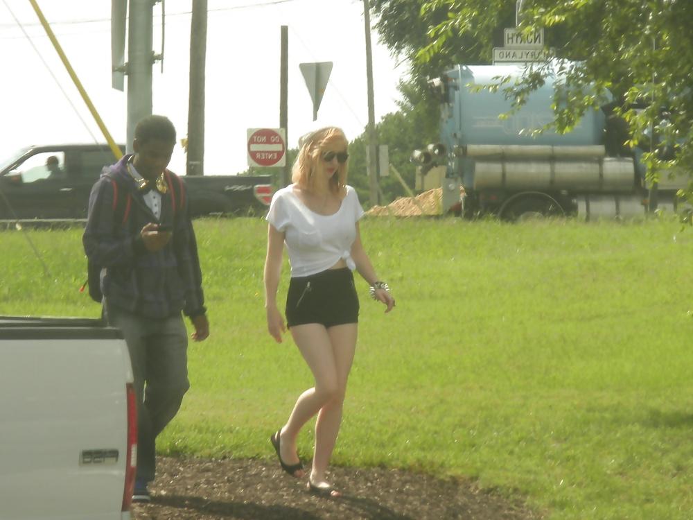 21P Sexy women on the street