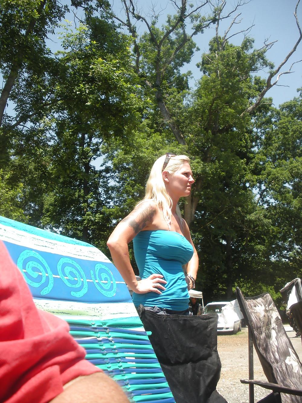 21P Sexy women on the street