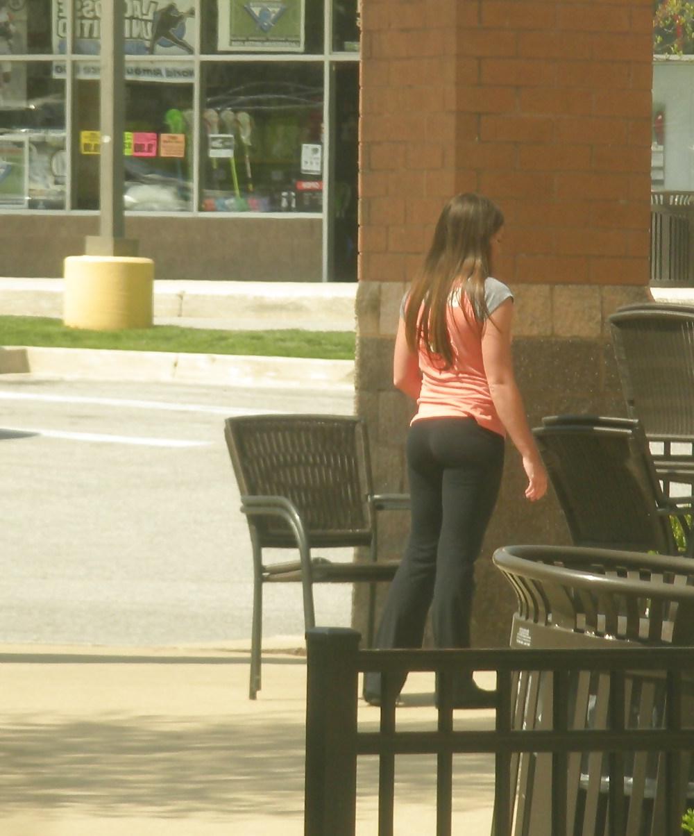 21P Sexy women on the street