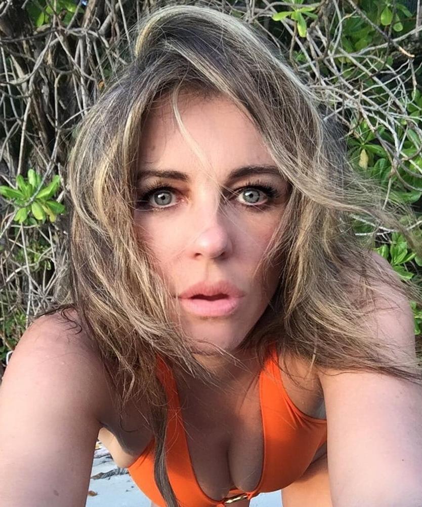 25P Elizabeth Hurley Fit As Fuck 2