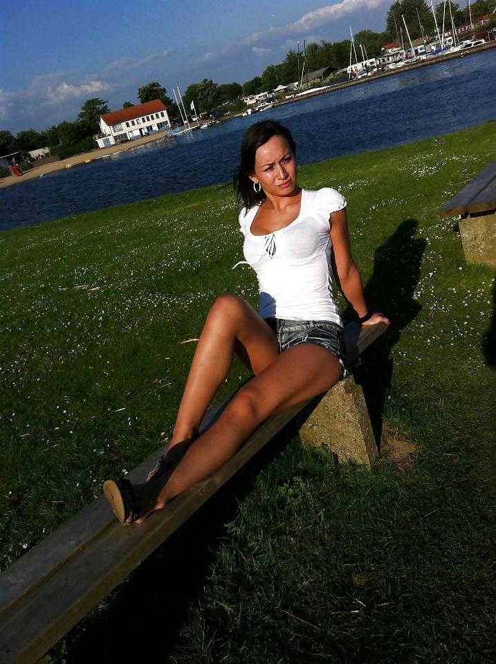 23P Naomi dutch sexy facebook girlfriend