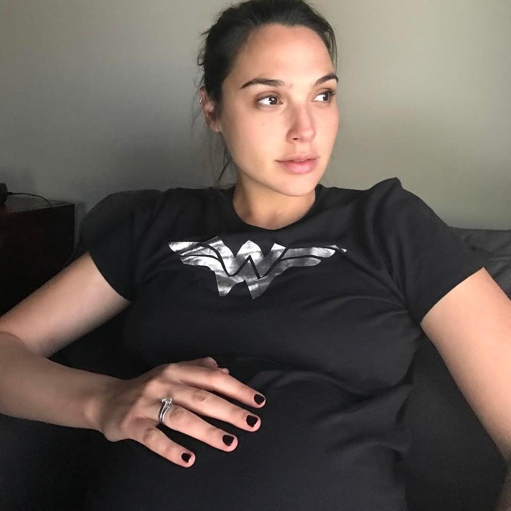 25P Gal Gadot Fit As Fuck 2