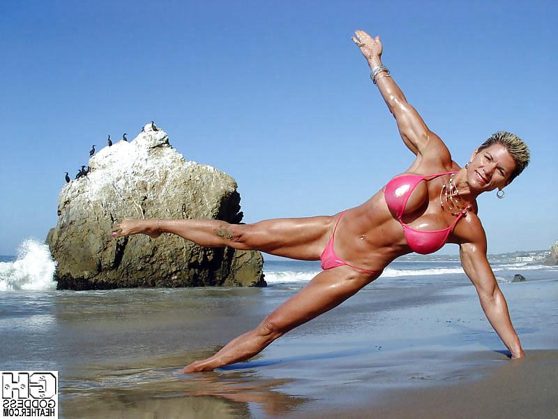 13P Muscle female blonde