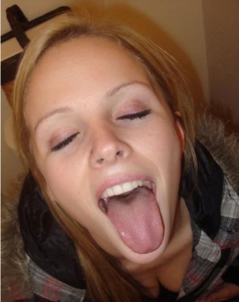 15P Tongue Out - No Hidden Faces (2)