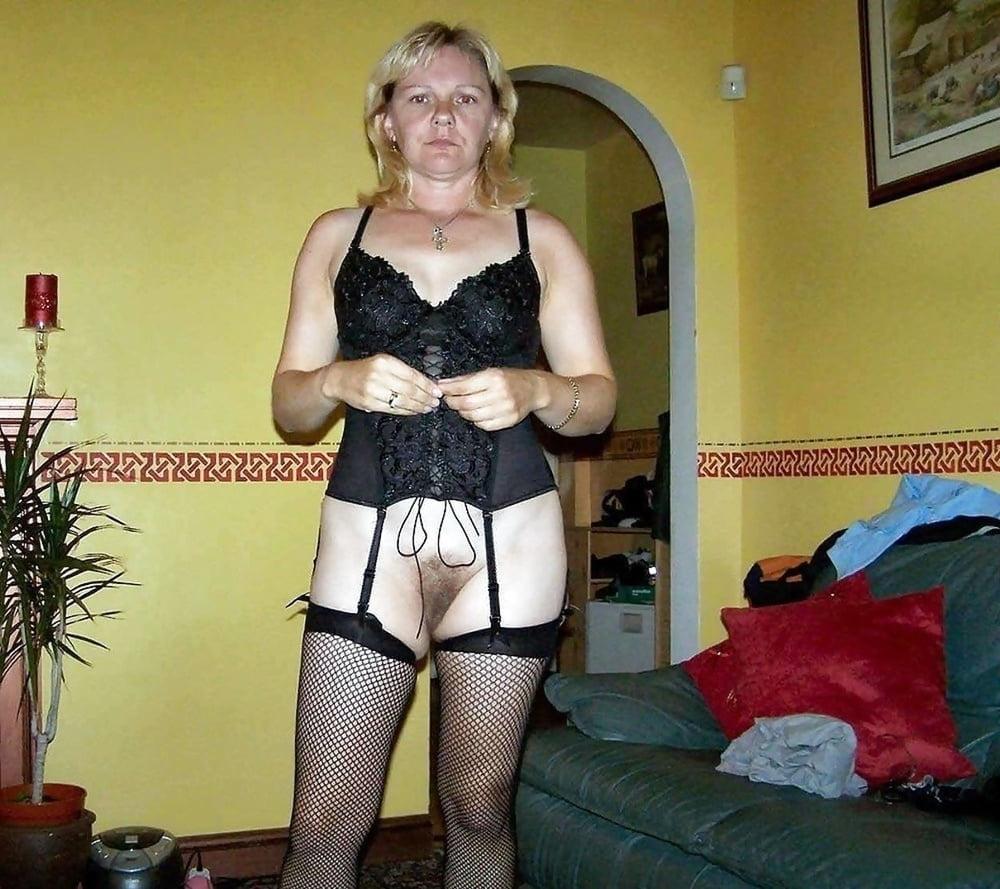 25P Matures that Love the Camera18